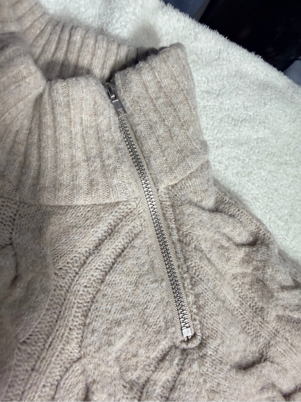 Zara Beige Cable Knit Wool Blend Mock Neck Zip Pullover Sweater Size L - Picture 4 of 5